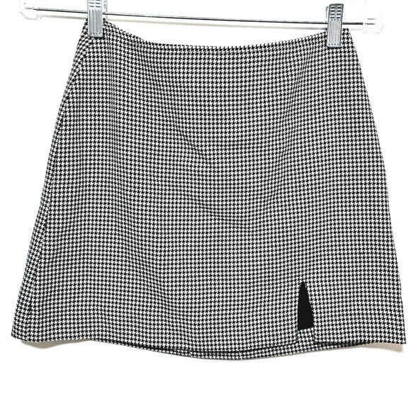 Forever 21 Gingham Mini Skirt Black & White Size S Casual Preppy Trendy - Picture 1 of 5